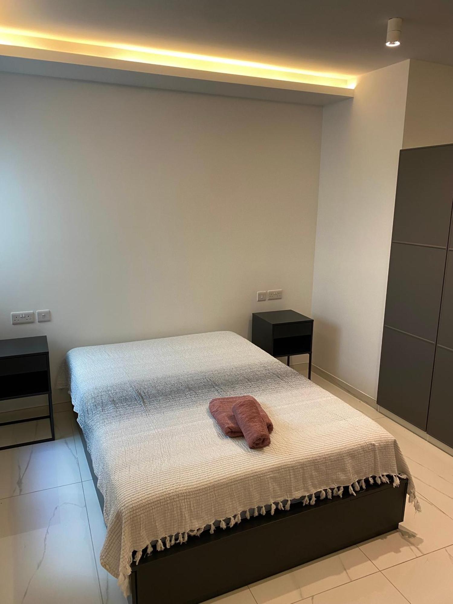 Tigne Sliema Three Bedrooms Apartment エクステリア 写真