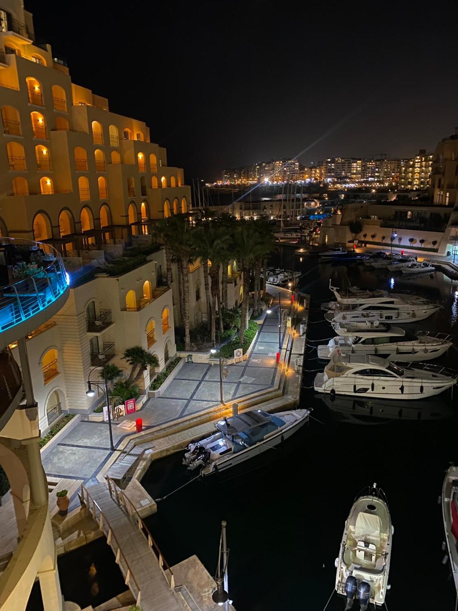 Tigne Sliema Three Bedrooms Apartment エクステリア 写真
