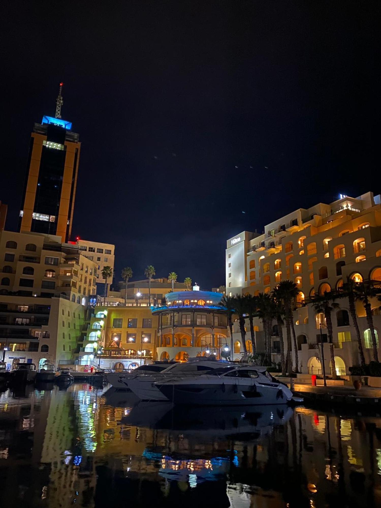 Tigne Sliema Three Bedrooms Apartment エクステリア 写真