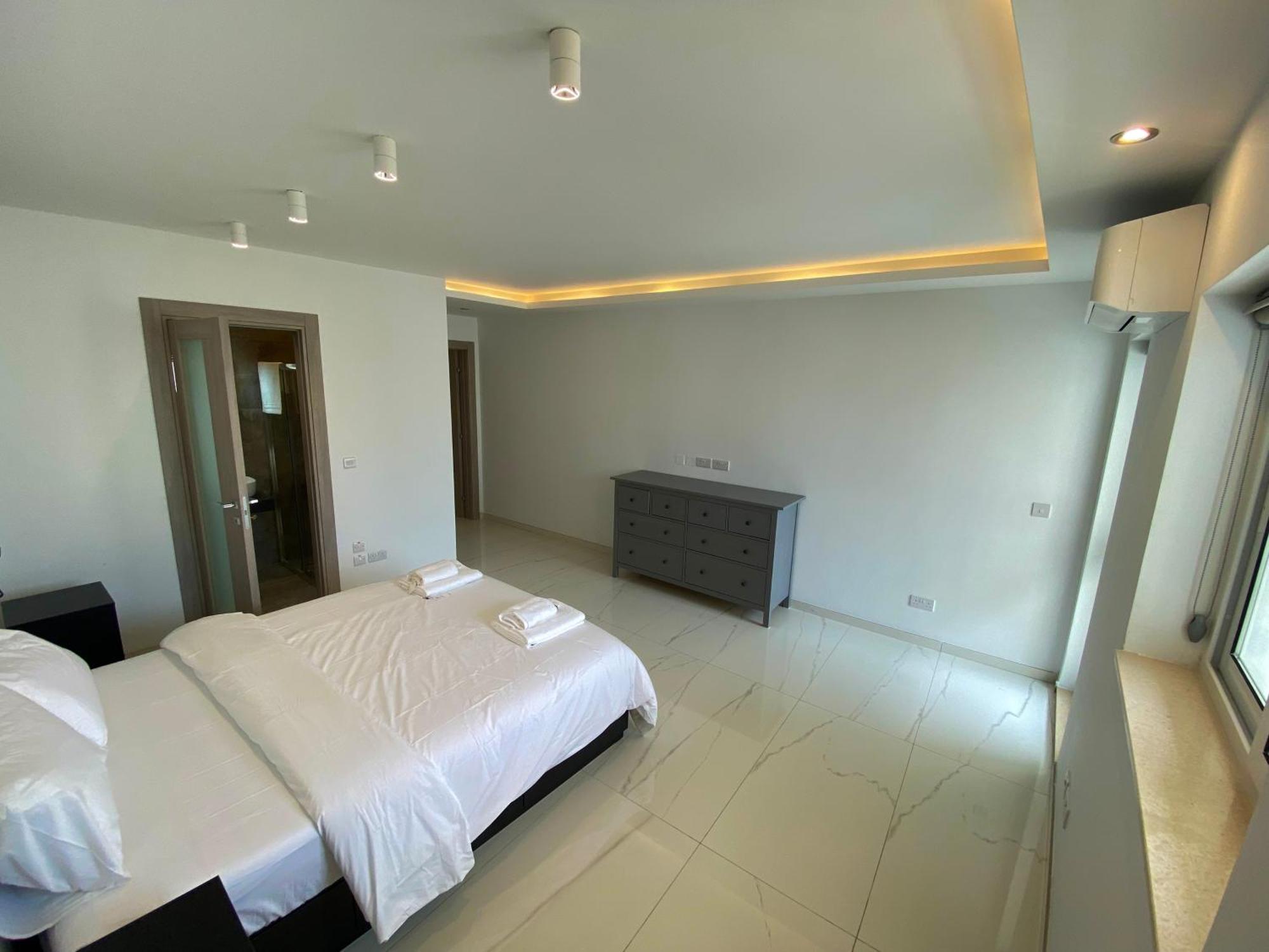 Tigne Sliema Three Bedrooms Apartment エクステリア 写真