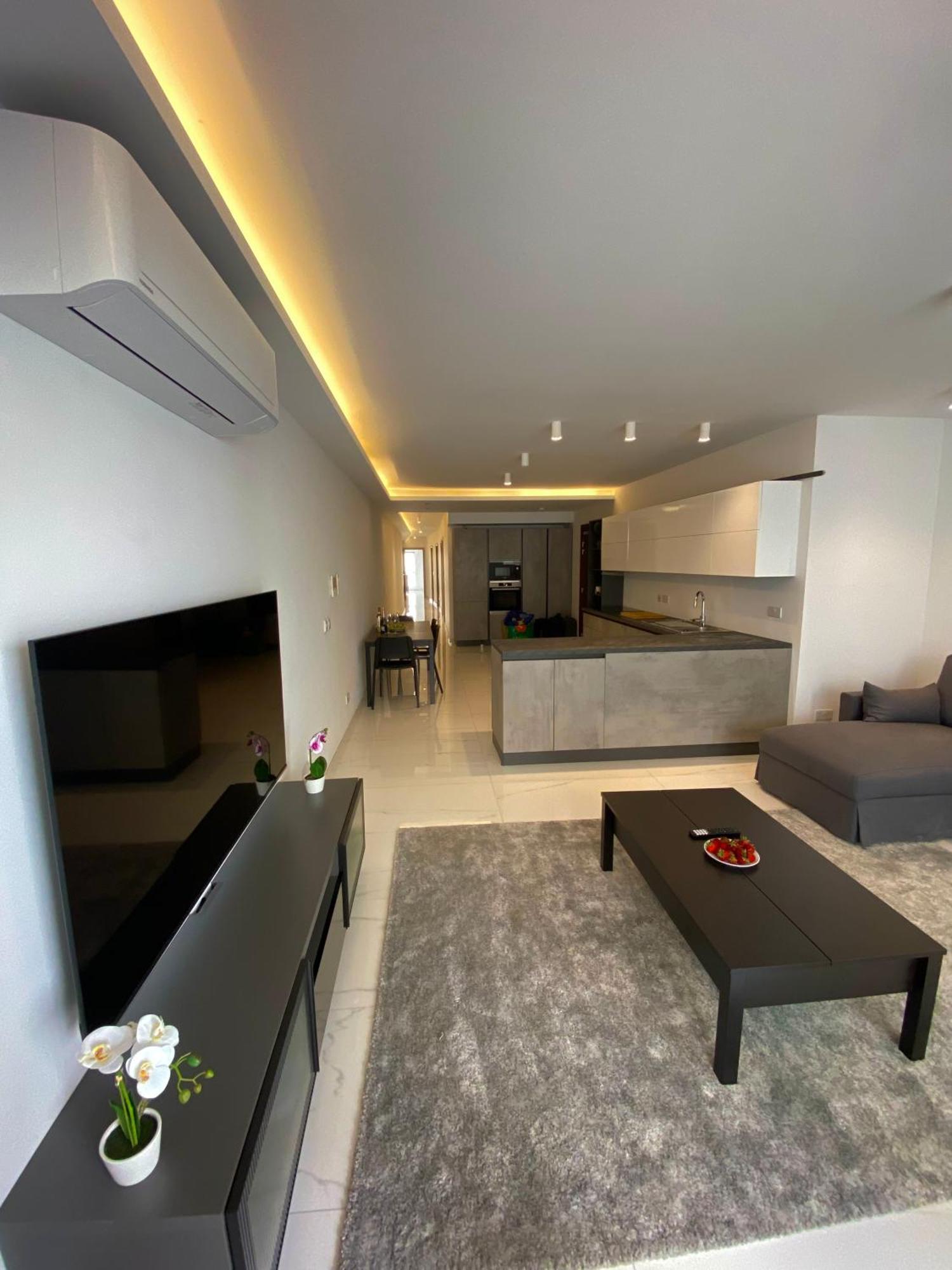 Tigne Sliema Three Bedrooms Apartment エクステリア 写真
