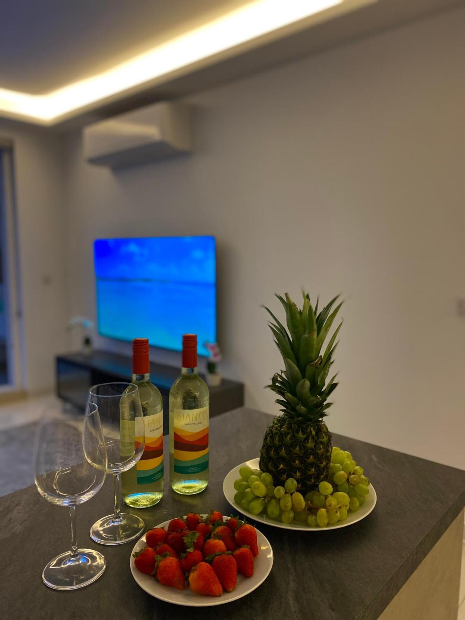 Tigne Sliema Three Bedrooms Apartment エクステリア 写真